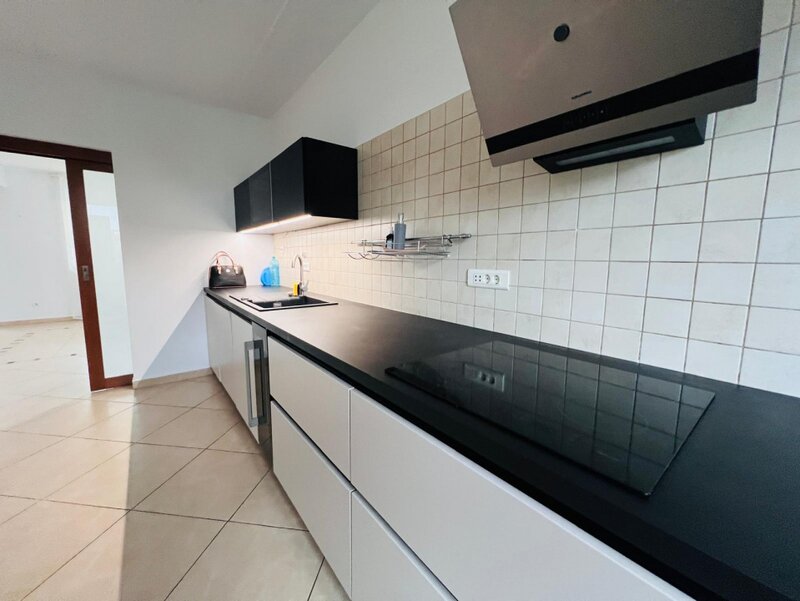 Casa de inchiriat cu sauna si piscina in complexul  Gradinile Soarelui