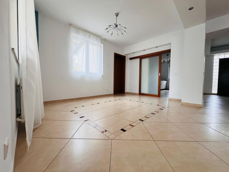 Casa de inchiriat cu sauna si piscina in complexul  Gradinile Soarelui